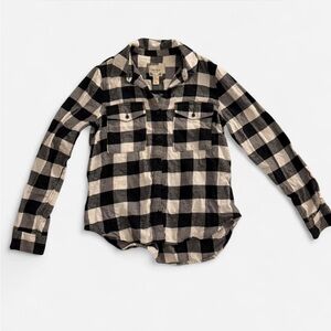 Forever 21 Black and Cream Plaid Shirt Jacket